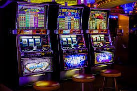 Tampilan dashboard permainan kasino langsung dengan meja roulette dan Andar Bahar