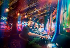 Layar Free Spins dengan multiplier tinggi di Reactoonz ular 4d